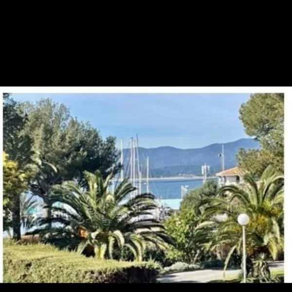 Studio en bord de mer, Hotel in Saint-Raphaël