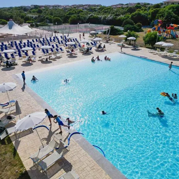Baia delle Mimose, hotel v destinácii Codaruina