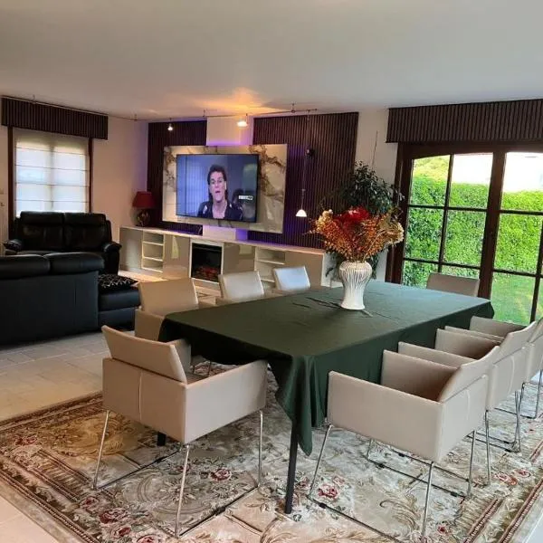 Villa op de hoek Rooms, hotel v destinaci Aalst