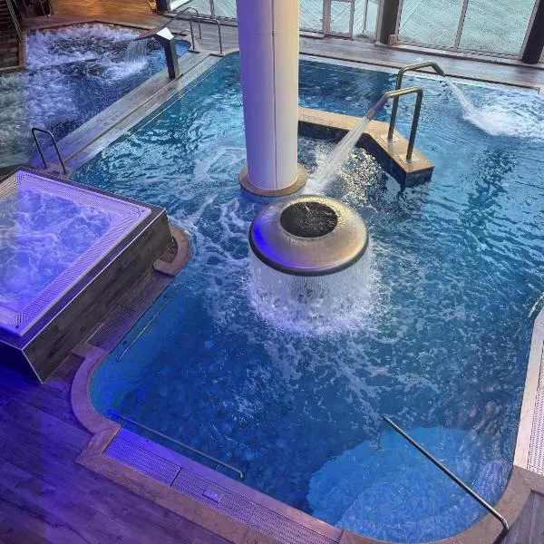 Hotel & Spa Marina d'Adelphia, hotel v destinaci Aix-les-Bains