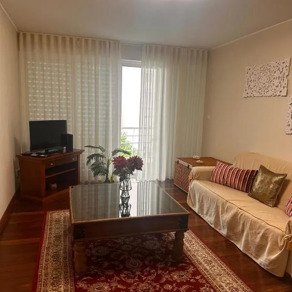 Azor International Apartment II, hotel di Ponta Delgada