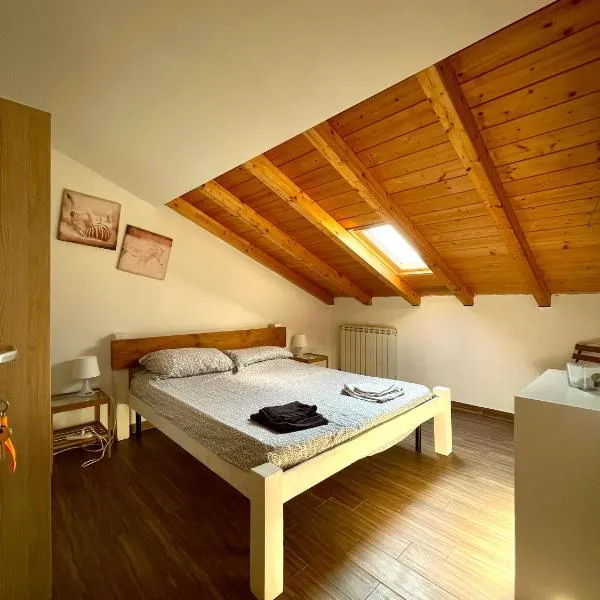 Flyhouse PARCHEGGIO AUTO BICI GRATUITO, hotel a Piana degli Albanesi
