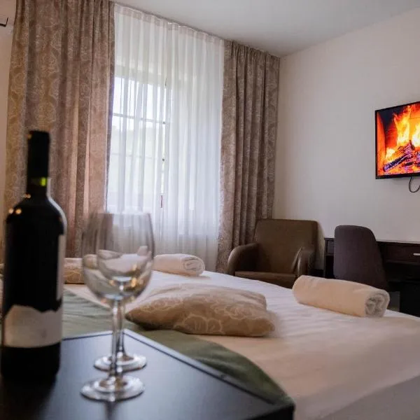 Plitvice Inn, hotel v destinaci Jezerce