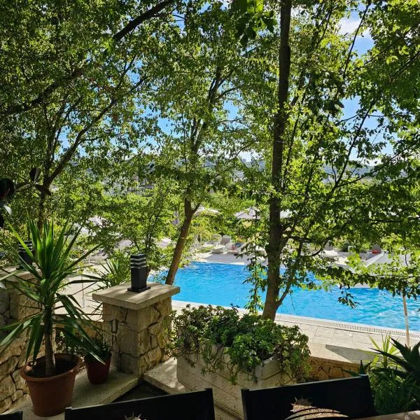 Green Hill Apartments, hotel in Ulcinj