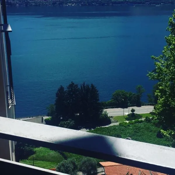 Little Prive Near Lake Maggiore, hotel v destinaci Verbania