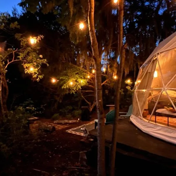 Camp Stella, hotell i Crescent City