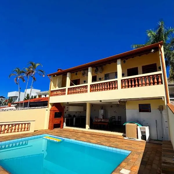 Casa no Centro Próxima ao Thermas Water Park, hotel en Águas de São Pedro