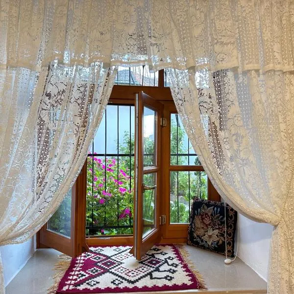 Mezini Guest House, hotel in Gjirokastër
