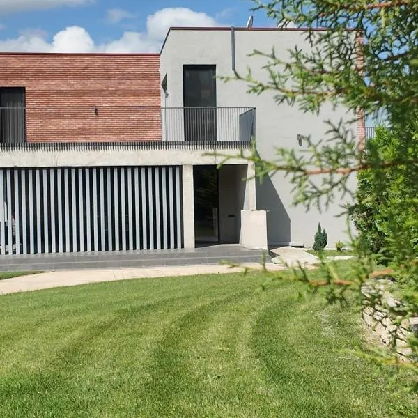 Kachreti Ambassadori Golf Resort, Villa 8, hotel en Kachretʼi