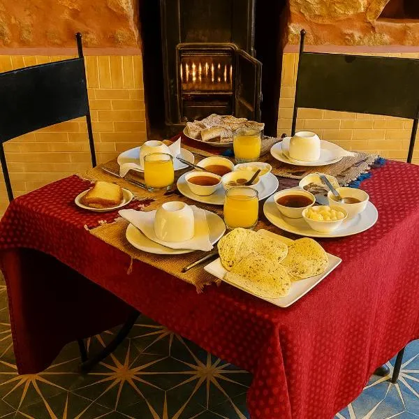 Auberge La Fibule Du Dades, ξενοδοχείο σε Aït Idaïr