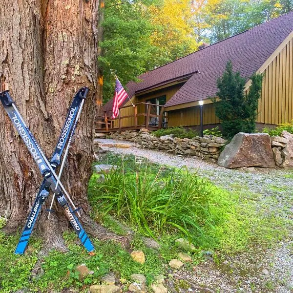 Claycomb Chalets, hotel en Champion