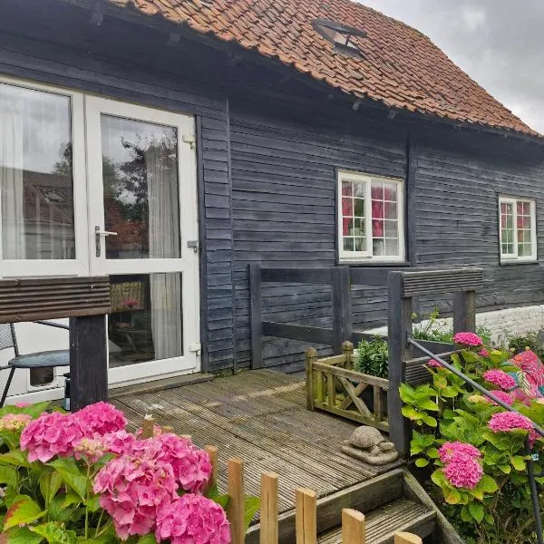 Cosy cottage at rustic escapes, Hotel in Fontaine-lʼEtalon