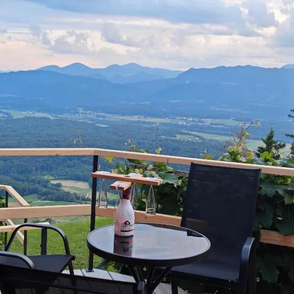 AirWood Glamping, hotel in Križe