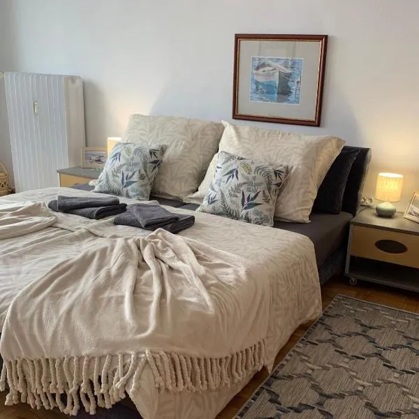 Wielki Błękit Apartament z salonem i dwiema sypialniami, hotel in Giżycko