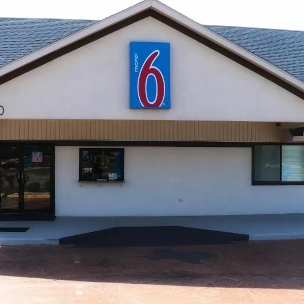 Motel 6-Alvin, TX, hotel v destinaci Alvin