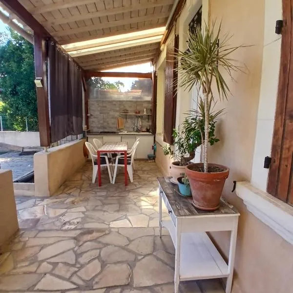 Jolie maison, hotel in Arles