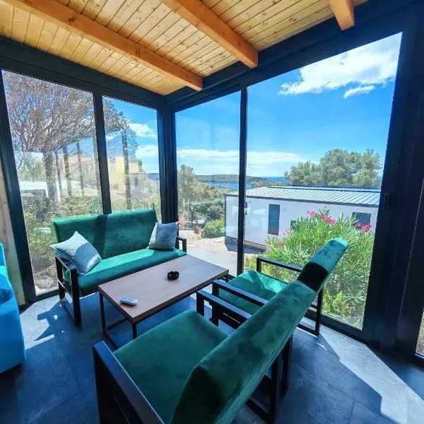 Sea view Anika by Vellaris, Luxury Mobile Home, hotel i Mali Lošinj