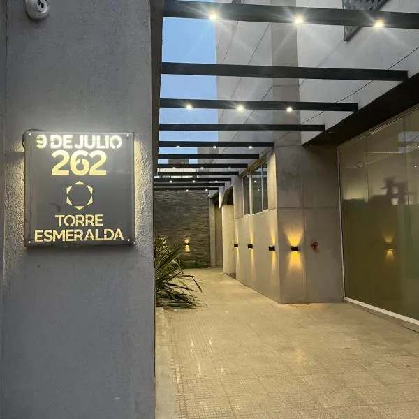 Esmeralda Apart a Estrenar, готель у місті Маркос-Хуарез