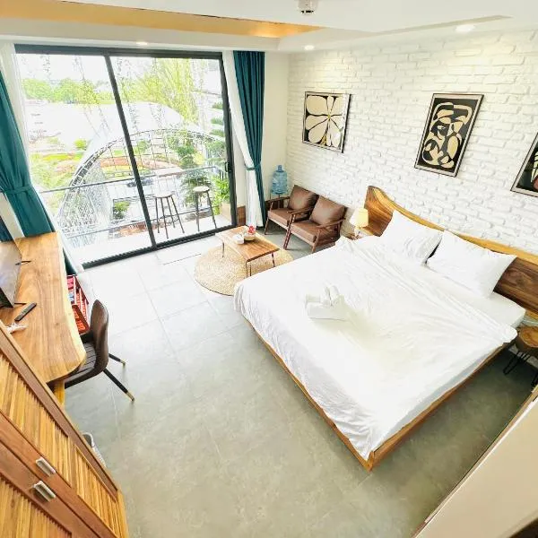 502MSNK Luxe Studio with River View & Balcony & Kitchen, hotel in Can Tho