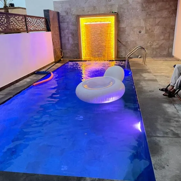 Beachside Bliss: Cozy Surf Villa, hotel in Mirleft