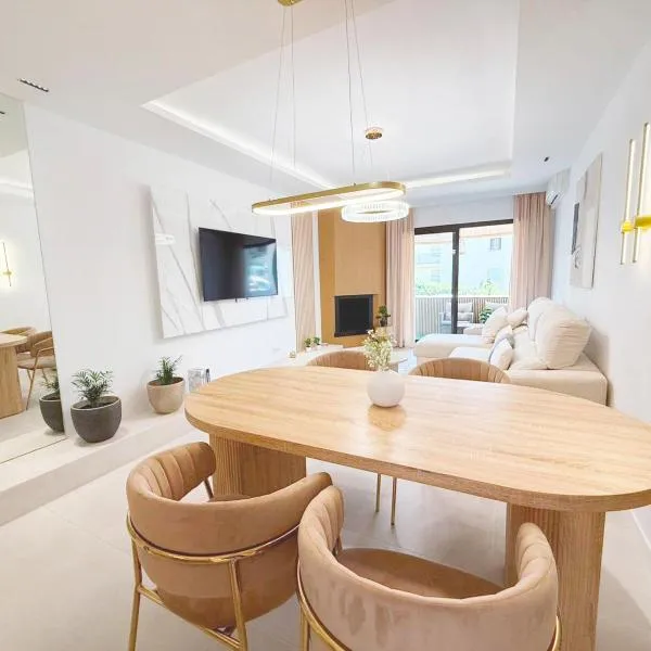 Luksusowy Apartament z basenem i jacuzzi, hotel v Malaze