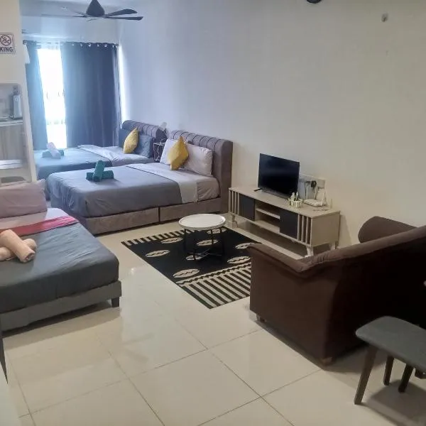 Core Soho Suit Kip Sentral Kotawarisan Family Studio Near KLIA & KLIA2, hotel in Sepang