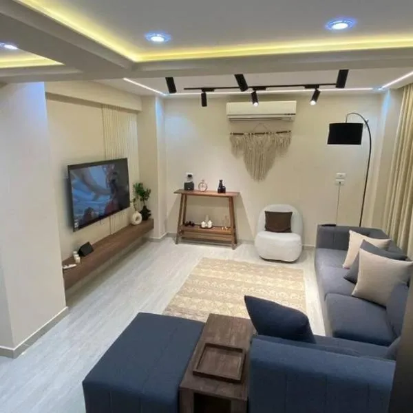 شقه فندقية فاخرة المهندسين شارع جامعة الدول العربية الرئيسي, hotel no Cairo