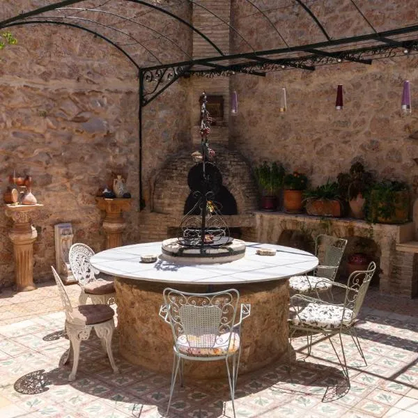 Olvion Urban Oasis with Private Garden & BBQ by 8essentially, viešbutis Atėnuose