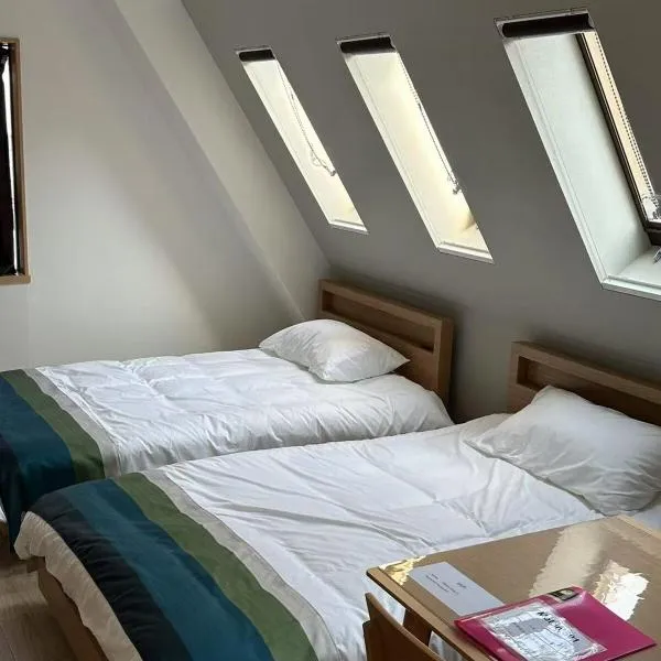 501 Melon Home難波日本橋 徒歩10分 黒門市場 徒歩5分 心斎橋 1駅 広いお部屋, hotel v Osace