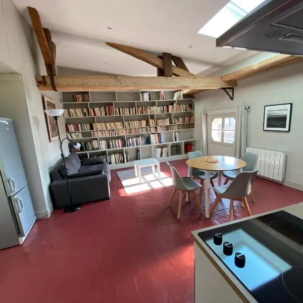Superbe appartement calme et indépendant – hotel w mieście Vernon