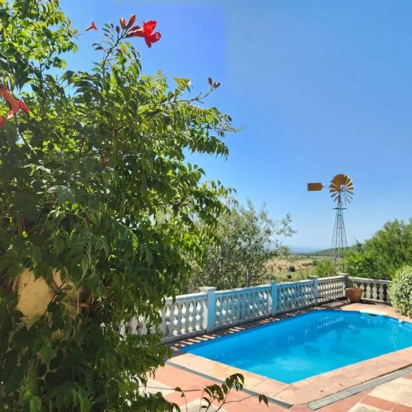La Muntanera - Eco Yurt - Pool, Nature retreat, hotel in Figuerola