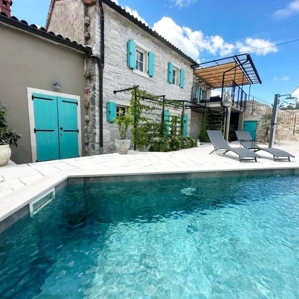 Villa Mint with Pool, hotelli kohteessa Pazin