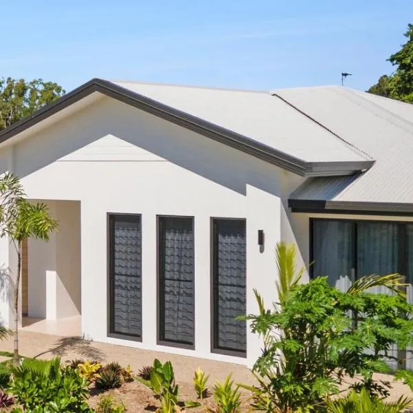 Twin Palms 2 bedroom in Palm Cove, large spa, modern, new built，位于棕榈湾的酒店