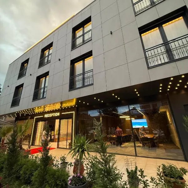 Hotel Ari Gjakove、Gjakoveのホテル