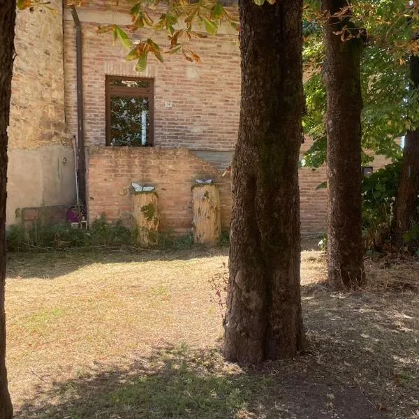 Ampio appartamento centro storico - Famiglie, hotel v destinácii Montalto Pavese