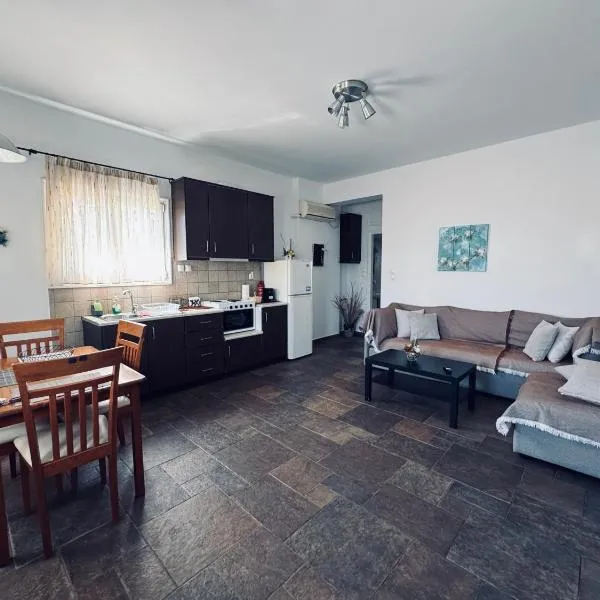 Portolos Apartments - Filiatro, ξενοδοχείο στο Βαθύ