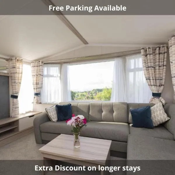 Tencreek Holiday Park, hotel in Looe