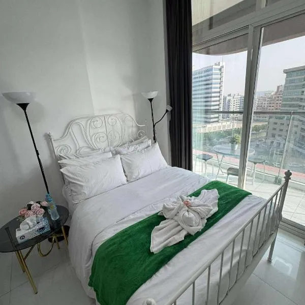 Dubai Silicon Oasis Staycation, hotel in Dubai