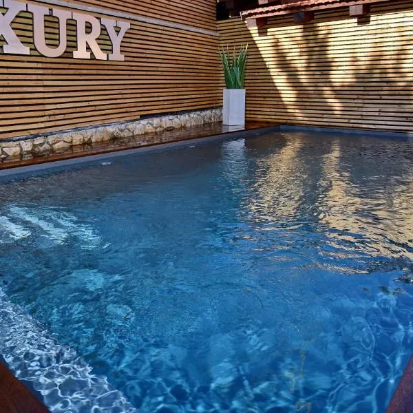 פנינת הפסגה - סוויטות בוטיק יוקרתיות, hotel in Biriyya