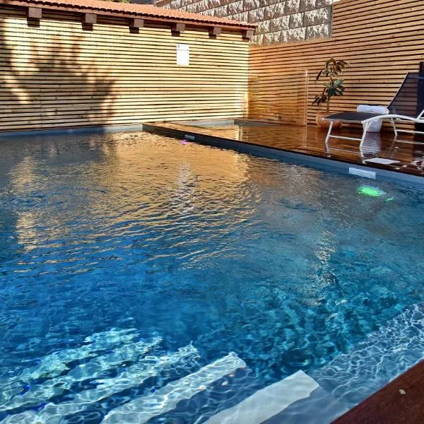 פנינת הפסגה - סוויטות בוטיק יוקרתיות, hotel in Biriyya