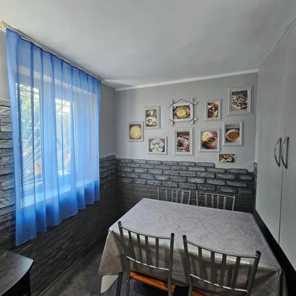 Marselo's happy house, hotel en Tskaltubo