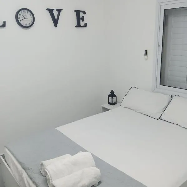 רימון יחידות אירוח Vacation units RIMON, hotel in Ashkelon
