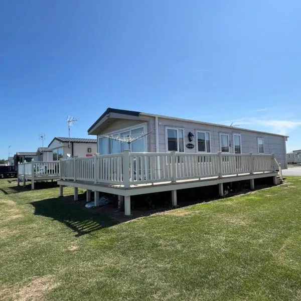 Verb View 6 Berth Caravan St Osyth Clacton-On-Sea, hotel in Saint Osyth