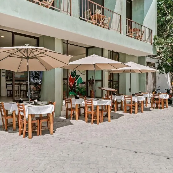 Florita 39 Boutique Hotel Breakfast & Beach Club Included, hotel u gradu 'Isla Mujeres'
