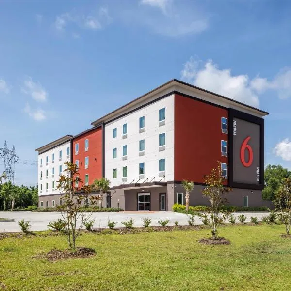 Studio 6 Gonzales, LA Baton Rouge Geismar Prairieville I 10, hotel v destinaci Gonzales