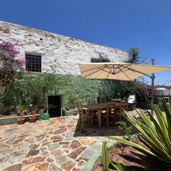 Casa Gatti - Autentica Casa Canaria nel cuore di Lanzarote, hotel v destinaci Tiagua