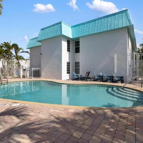 Siesta Key Condo - Beach, Pool & Village Fun!，西耶斯塔島的飯店