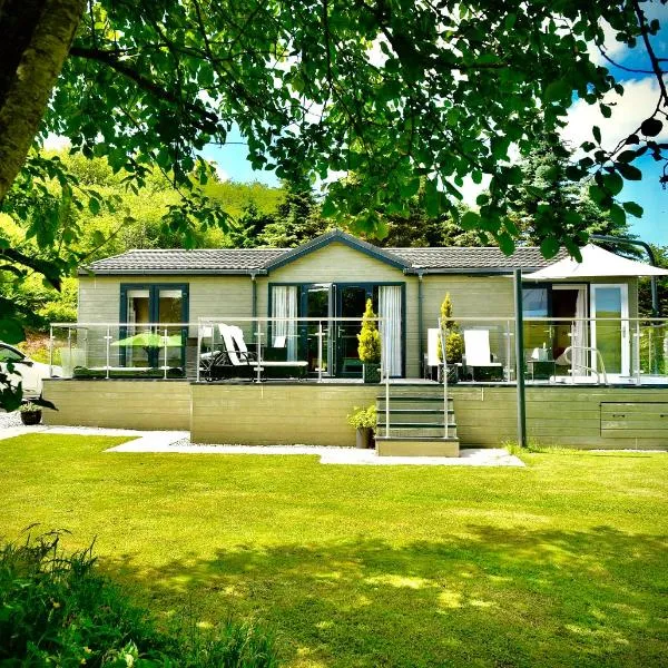 Arbennig Luxury Lodges, hotel in Mold