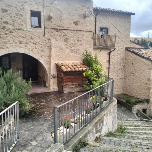 il cortile, hotel in Calascio
