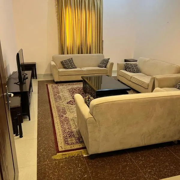 Appartment in Bada Zayed MZW, ξενοδοχείο σε Madīnat Zāyid
